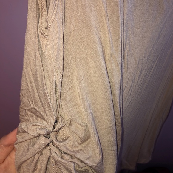 tank top - Picture 2 of 4